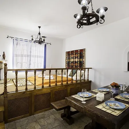 Elias Villa